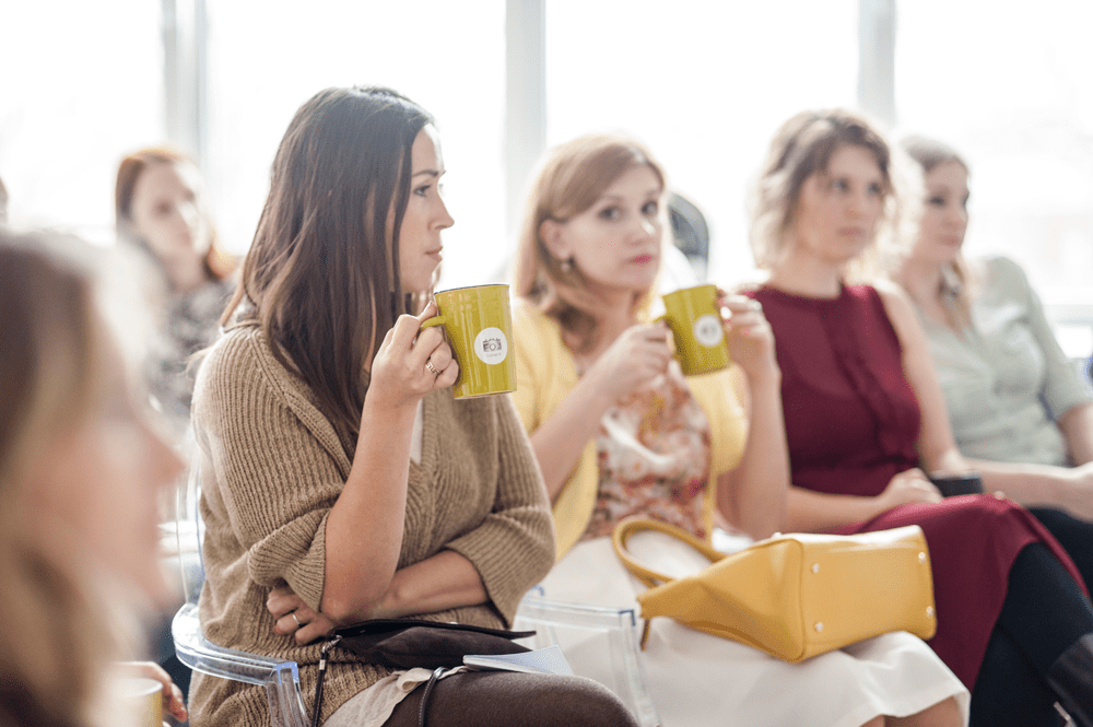 Crea talleres para el empoderamiento de las mujeres