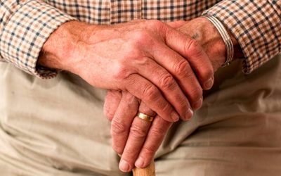 Cuidado de personas mayores: 5 consejos para garantizar su bienestar