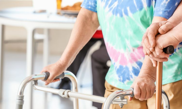 Conoce los síndromes geriátricos, sus tipos y cómo prevenirlos para mejorar la calidad de vida en adultos mayores.